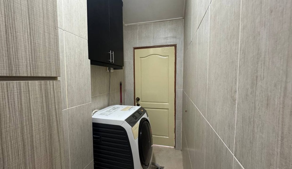 a30d8199-6d46-4a40-a9bc-5d2fa677e57e