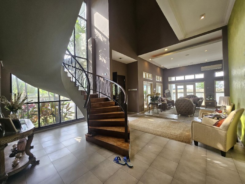 b219d538-822d-4dba-8b47-691b5eb76436