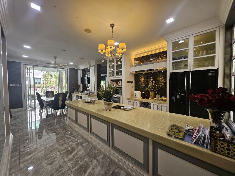 b41e0d9b-735a-4f7e-8d9d-65958e25e9c5