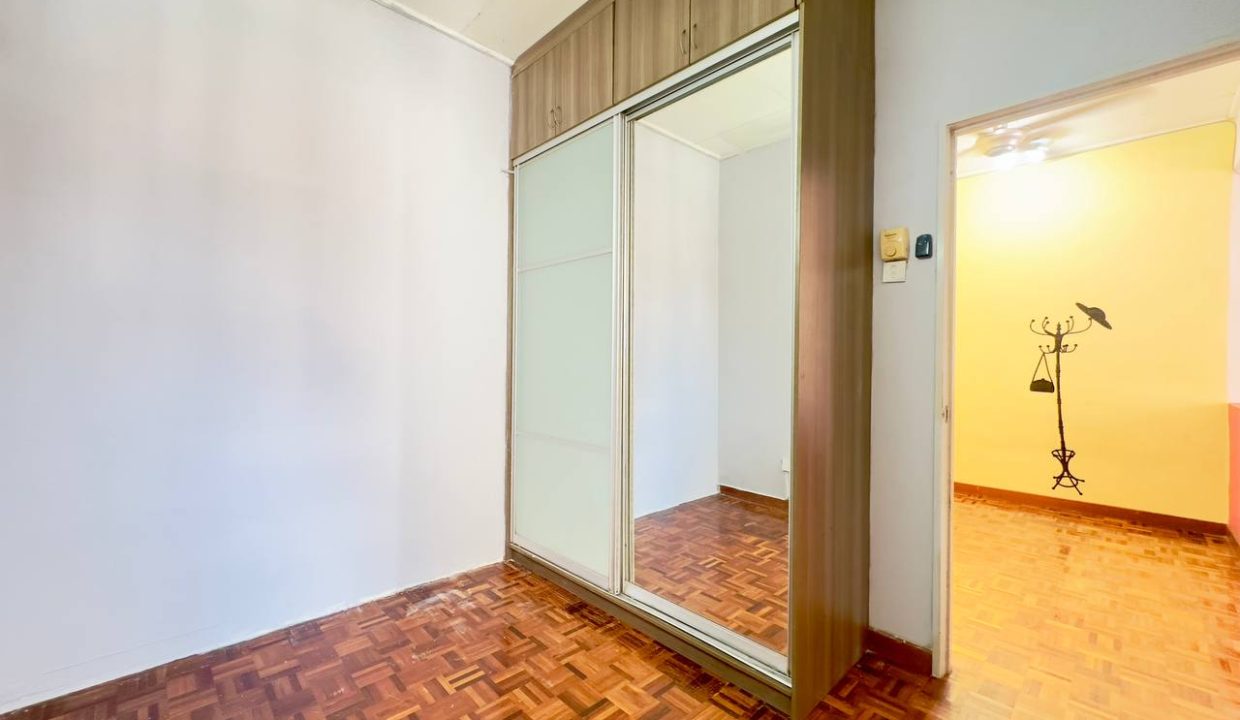 c04c385f-b815-4aea-b8b1-0cc714017f35