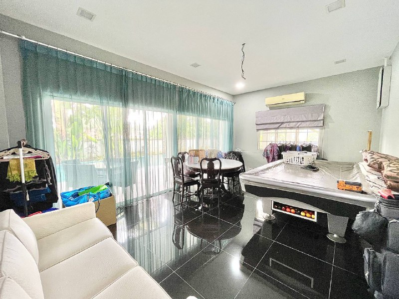 e8edeeb0-862d-4cb4-9c98-4f2133c3391c