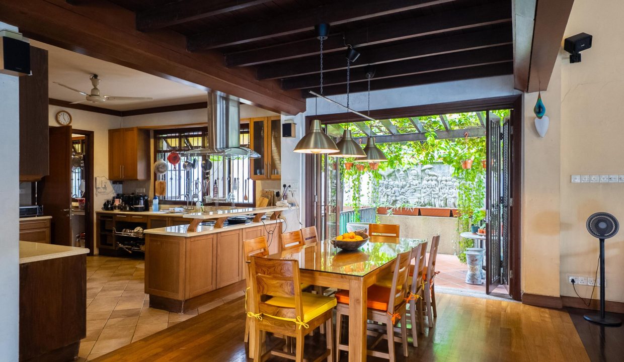 list-72824-18-67d396ff2bbe22.89763298